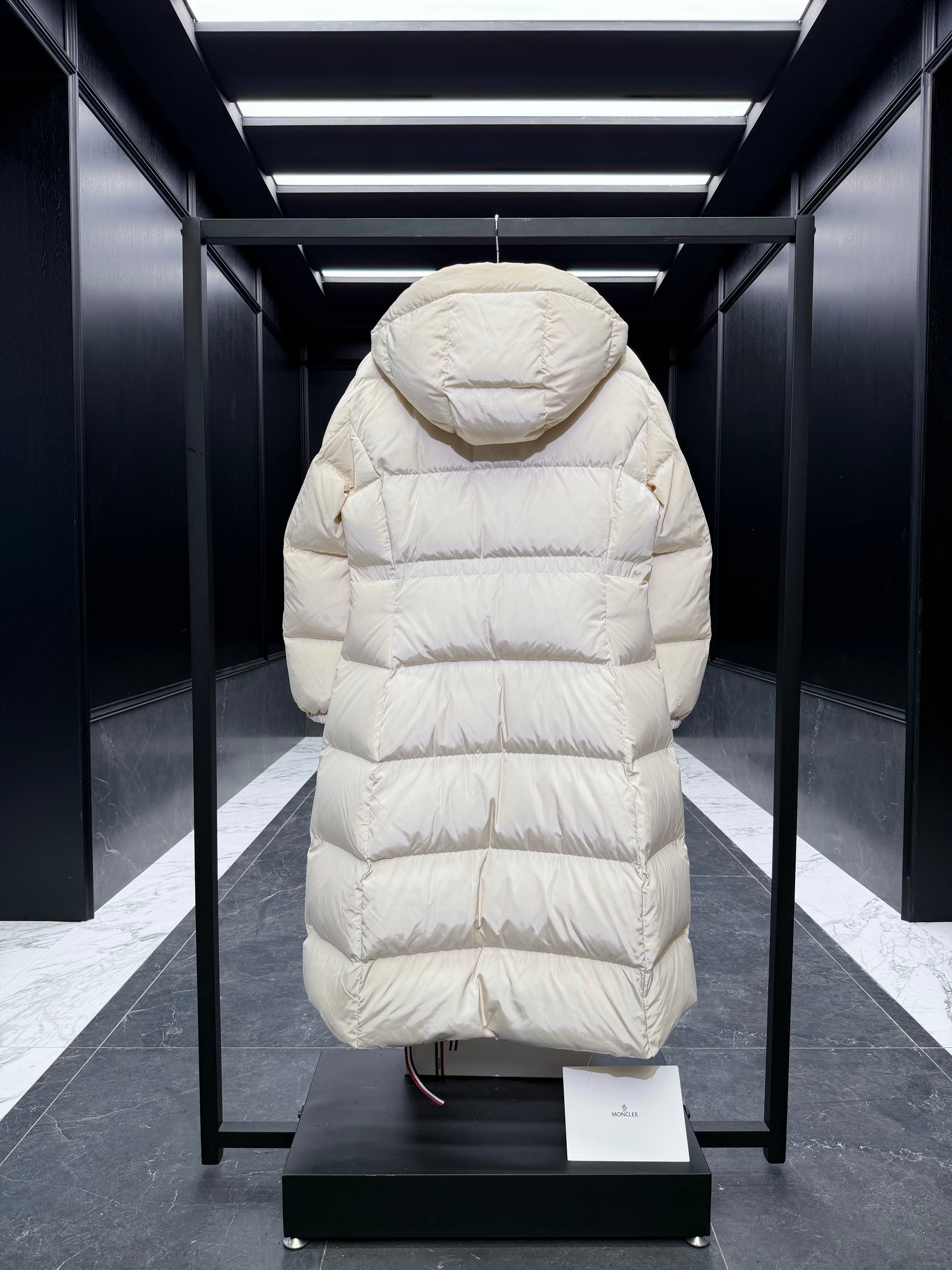 MONCLER LONG COAT 223256
