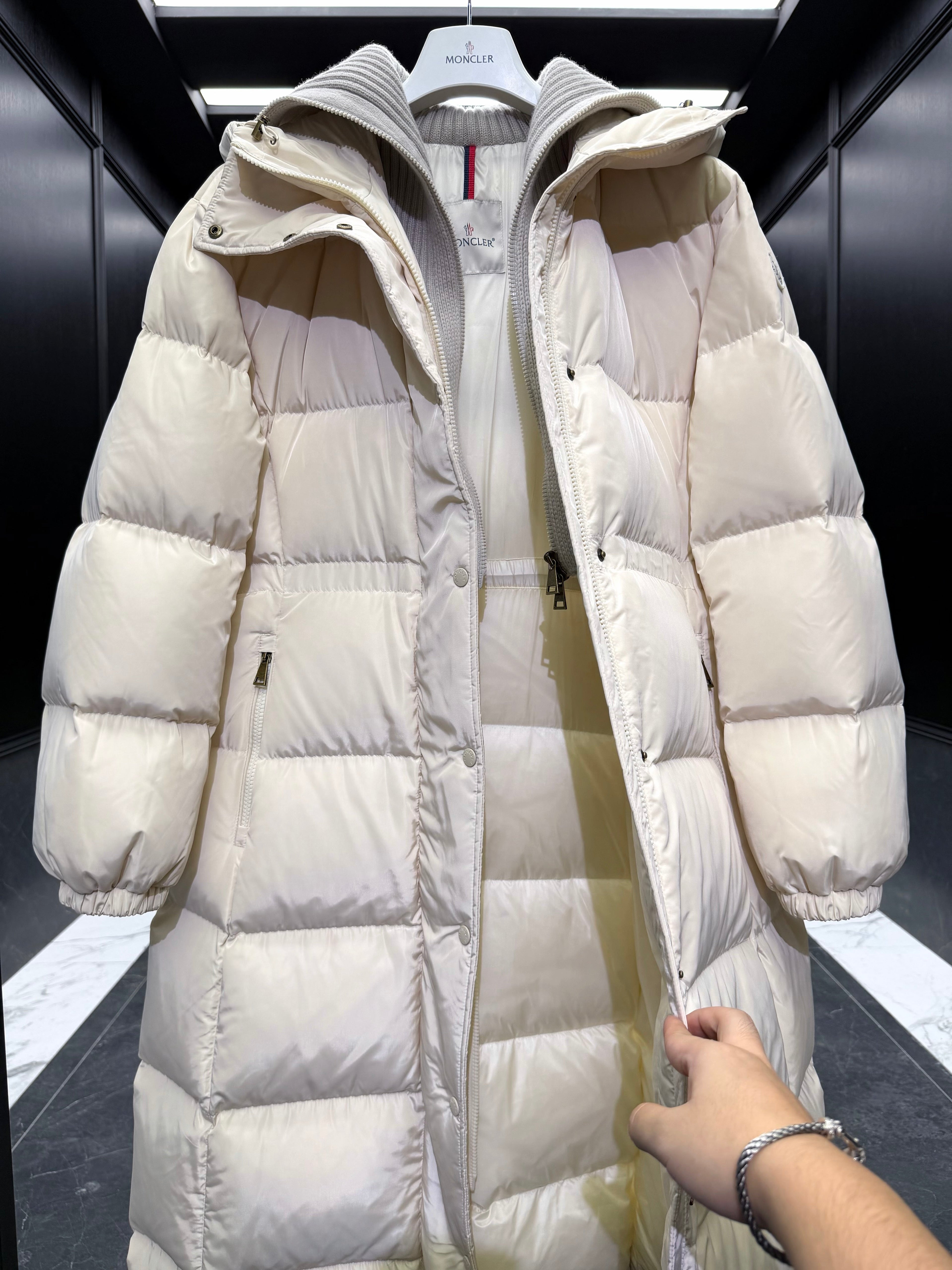 MONCLER LONG COAT 223256