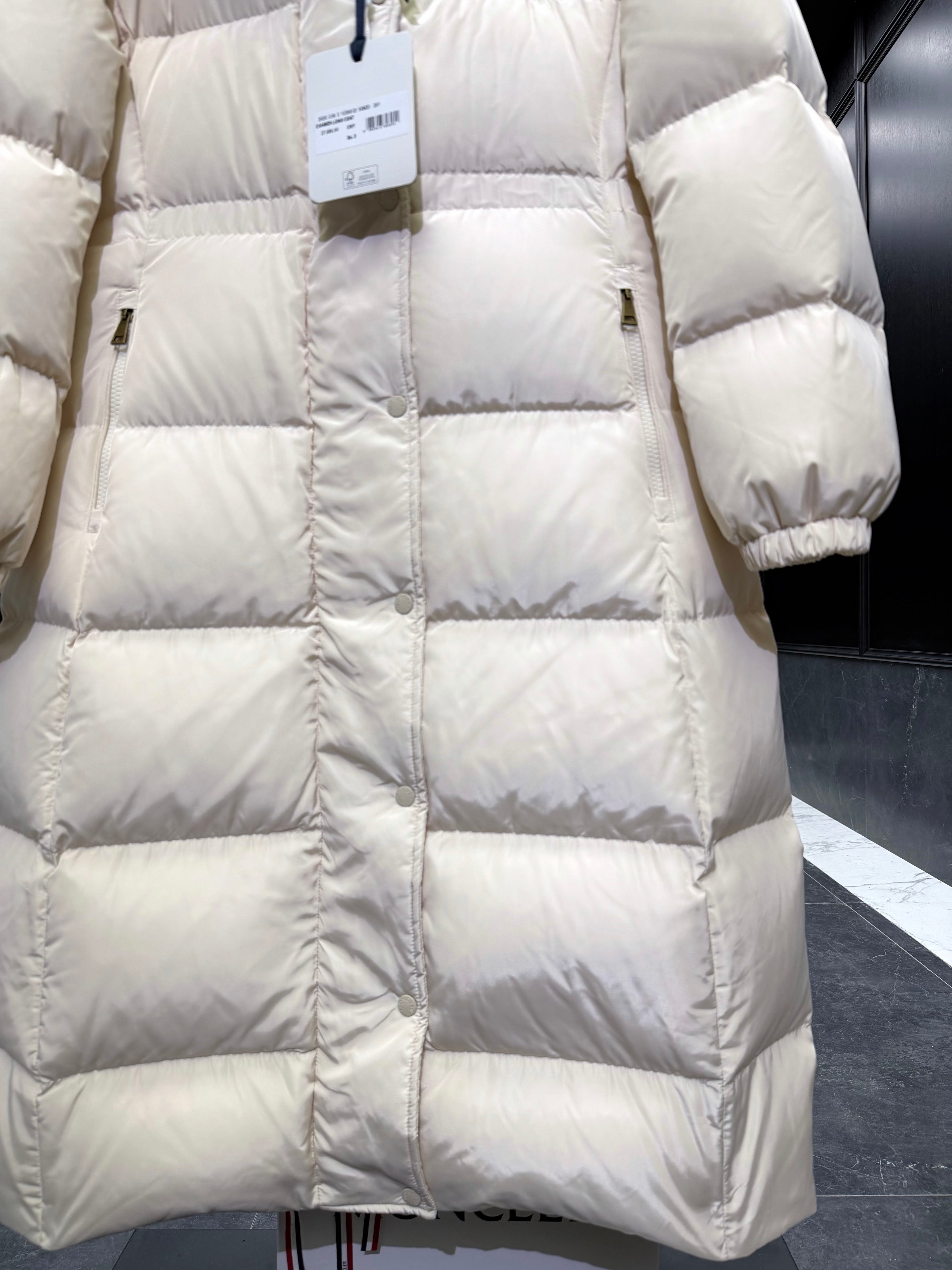 MONCLER LONG COAT 223256