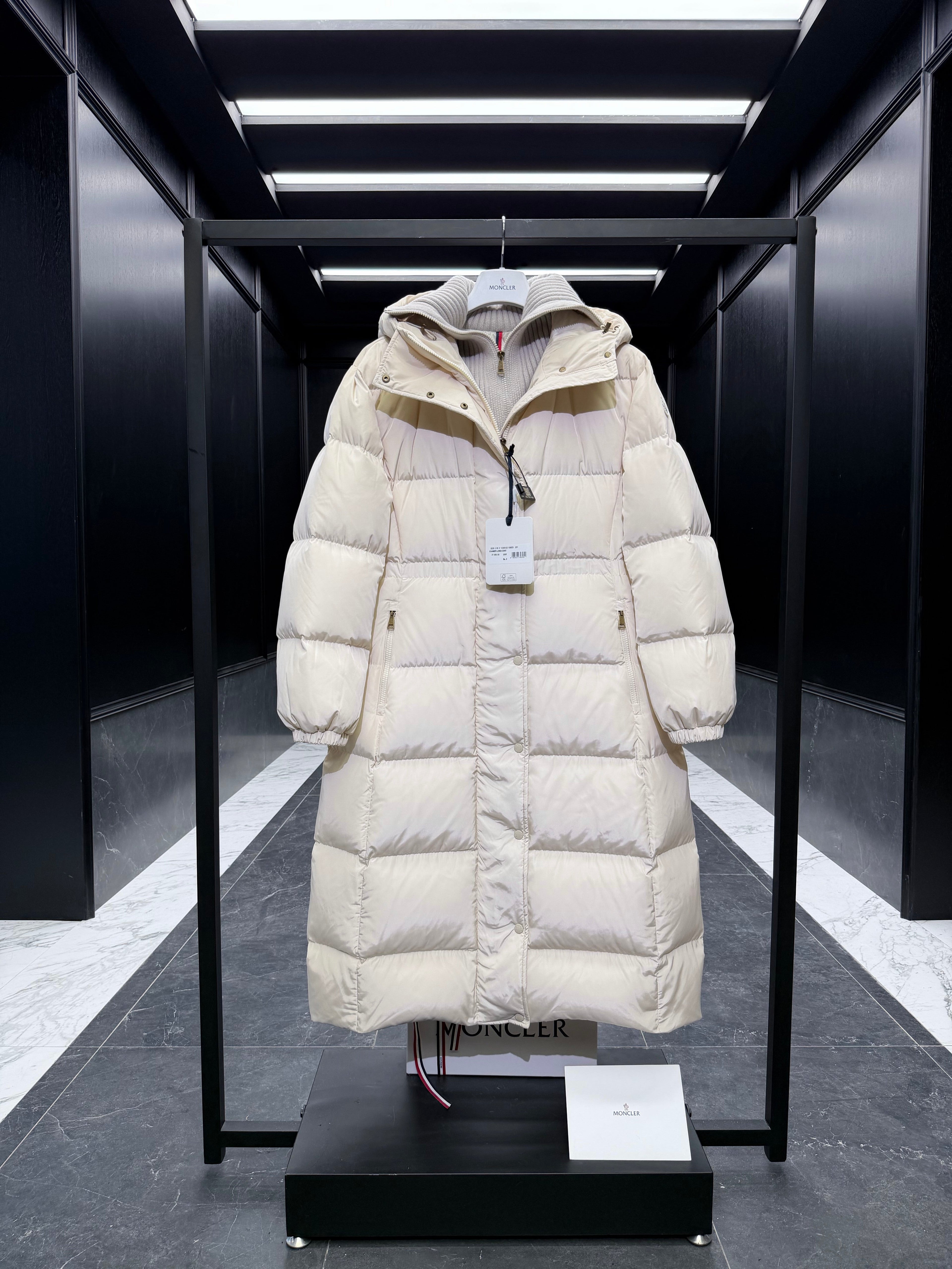 MONCLER LONG COAT 223256
