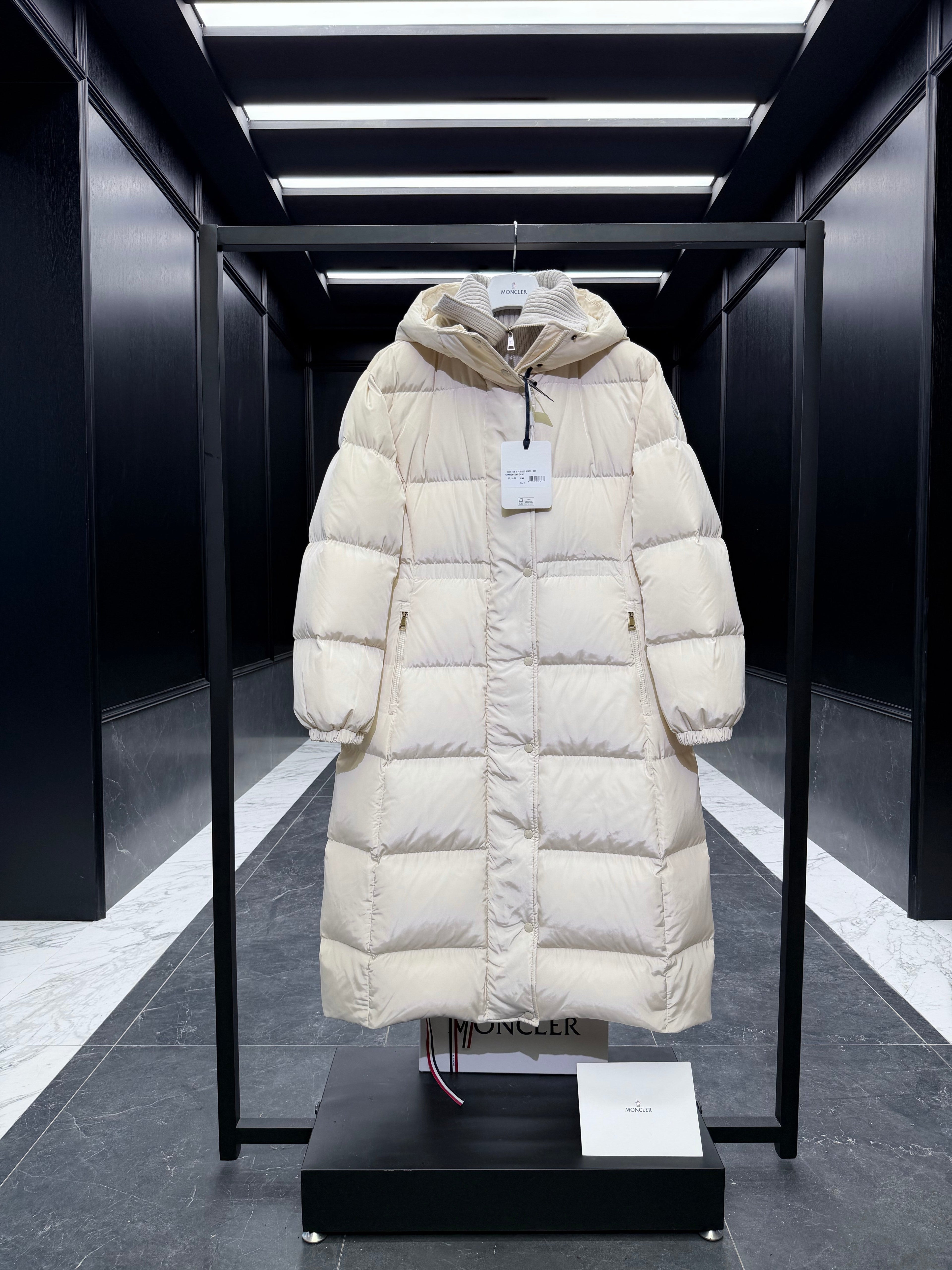 MONCLER LONG COAT 223256