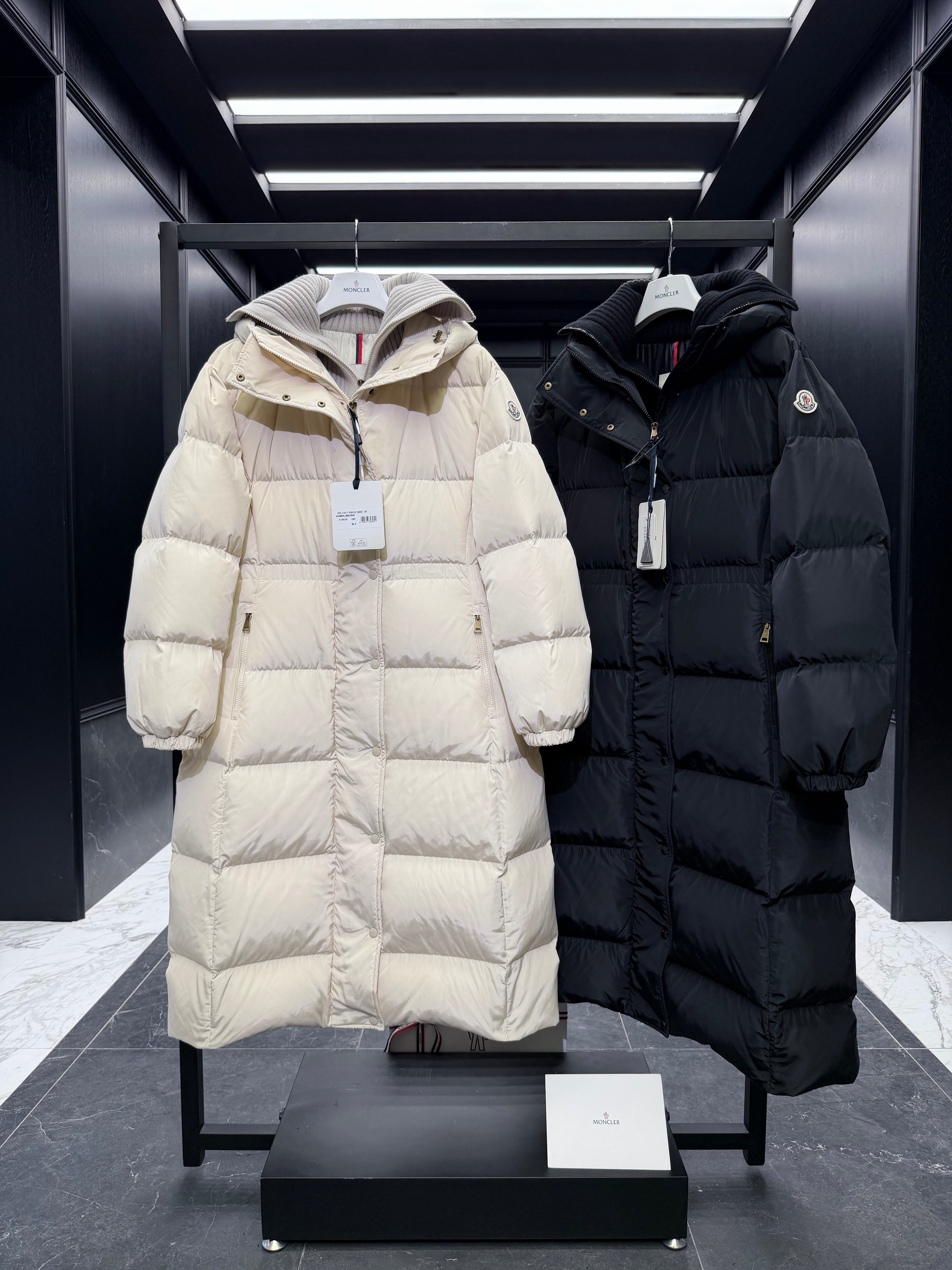 MONCLER LONG COAT 223256