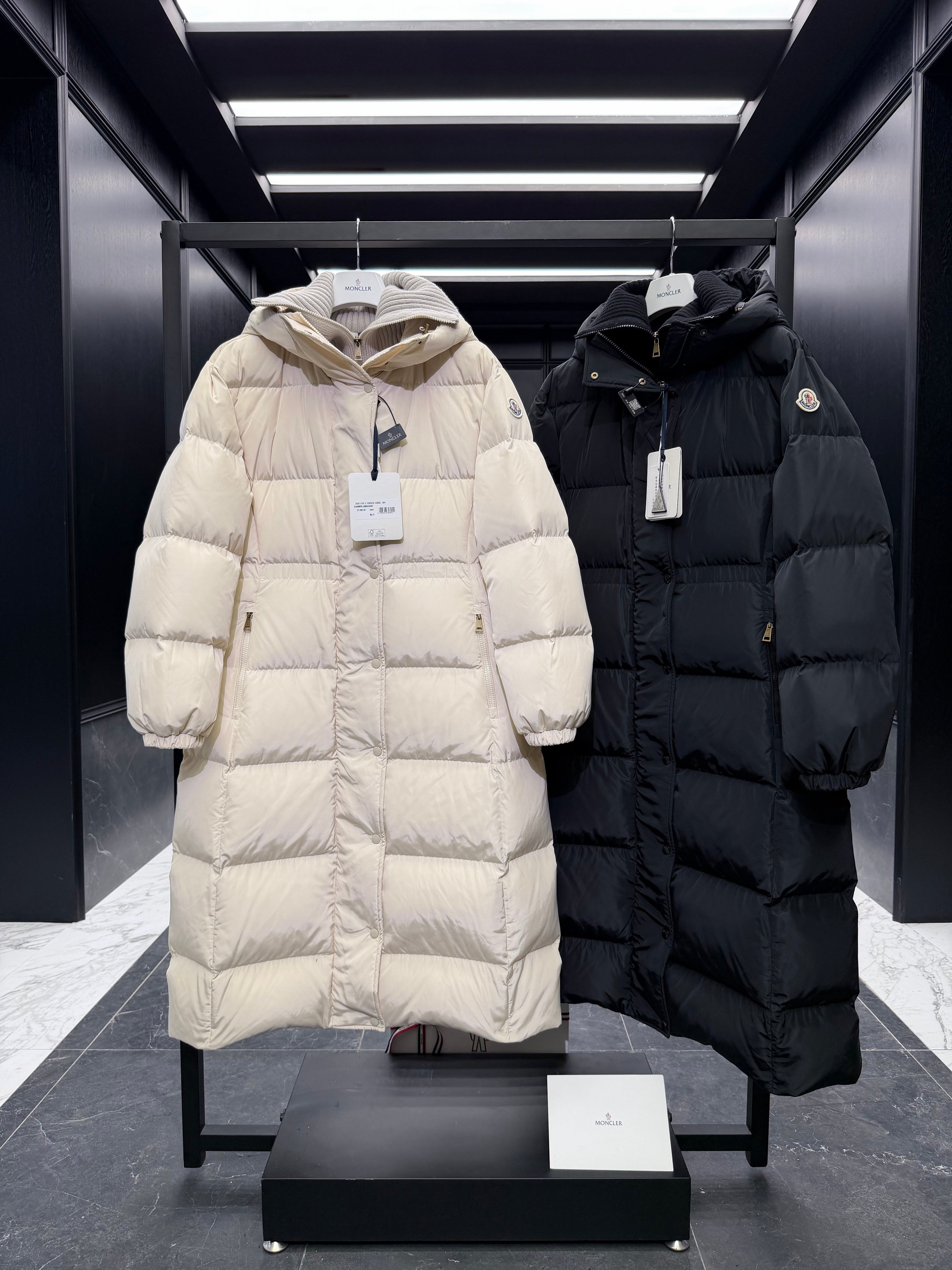 MONCLER LONG COAT 223256
