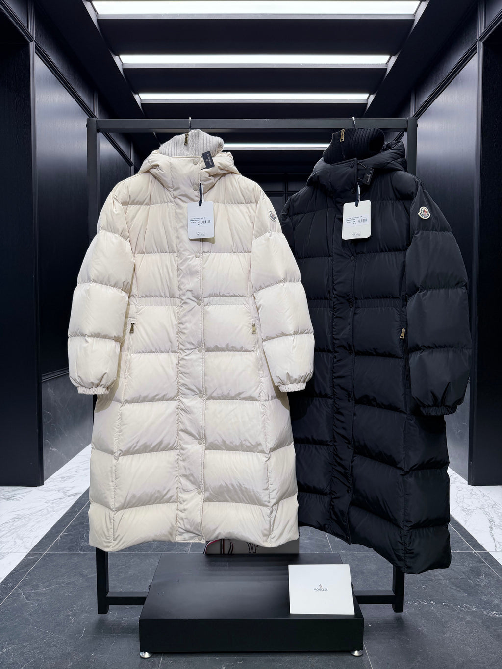 MONCLER LONG COAT 223256
