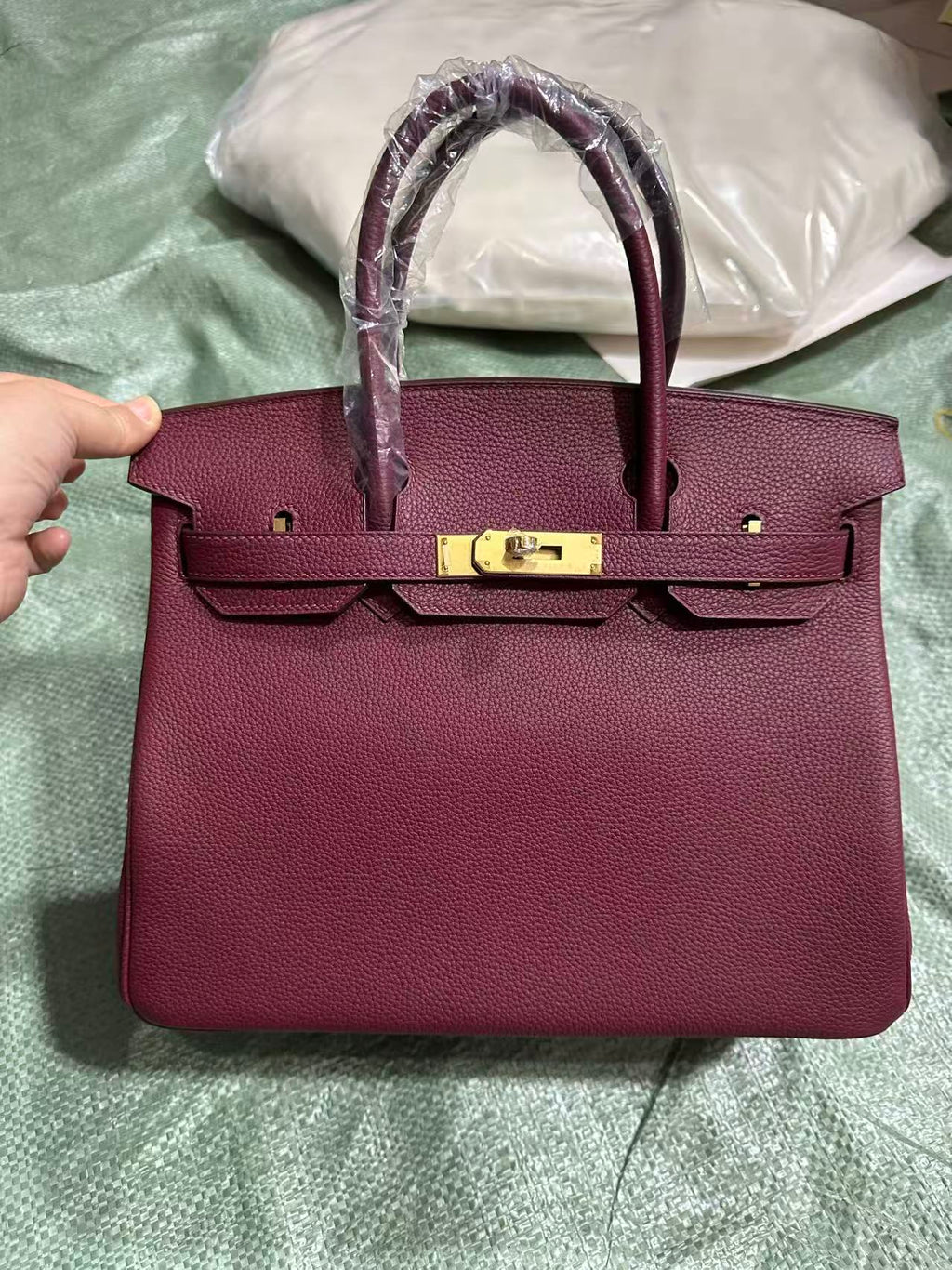 HM BIRKIN 35CM IN SCARLET RED CALFSKIN GOLD HARDWARE