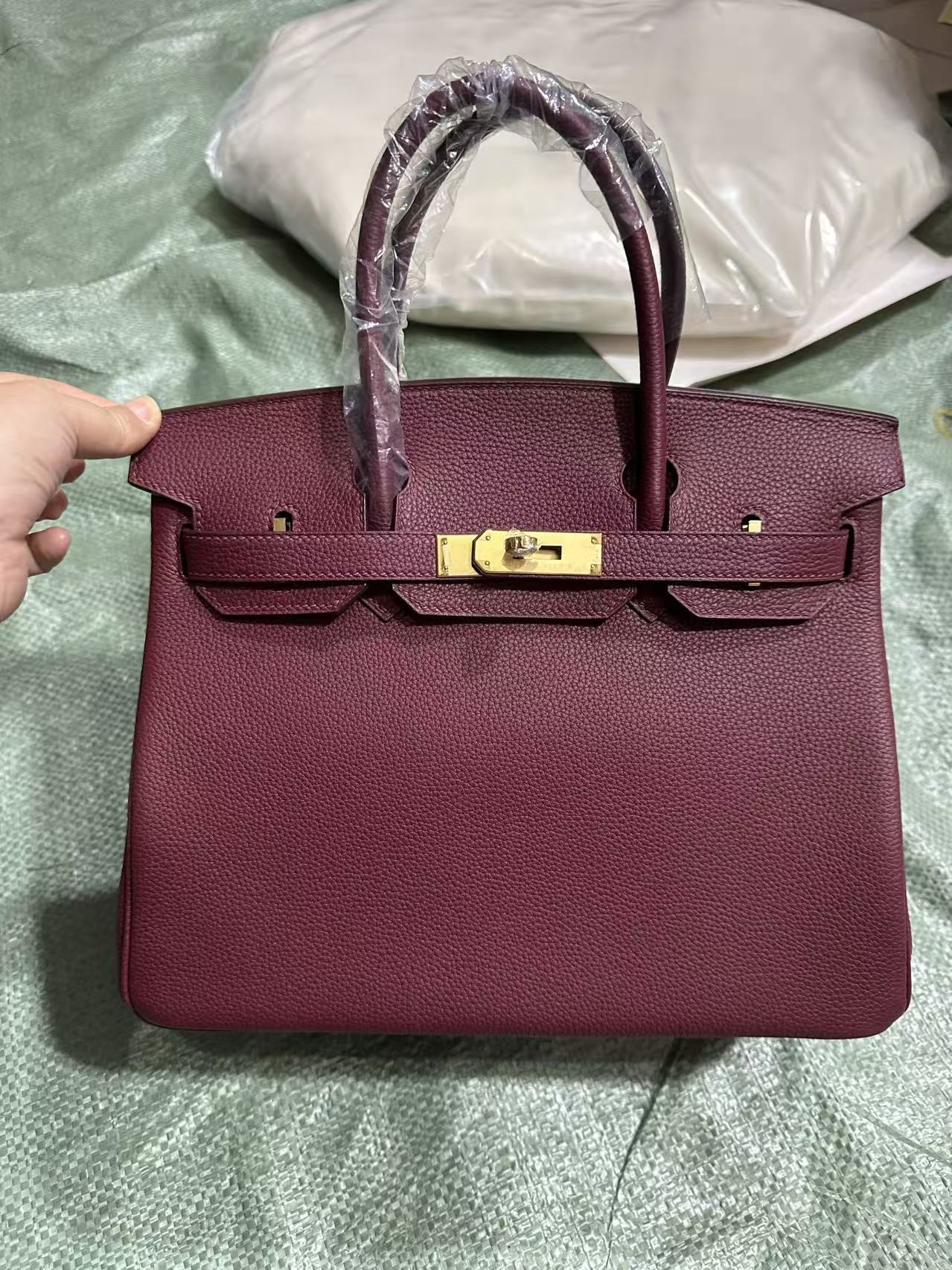 HM BIRKIN 35CM IN SCARLET RED CALFSKIN GOLD HARDWARE