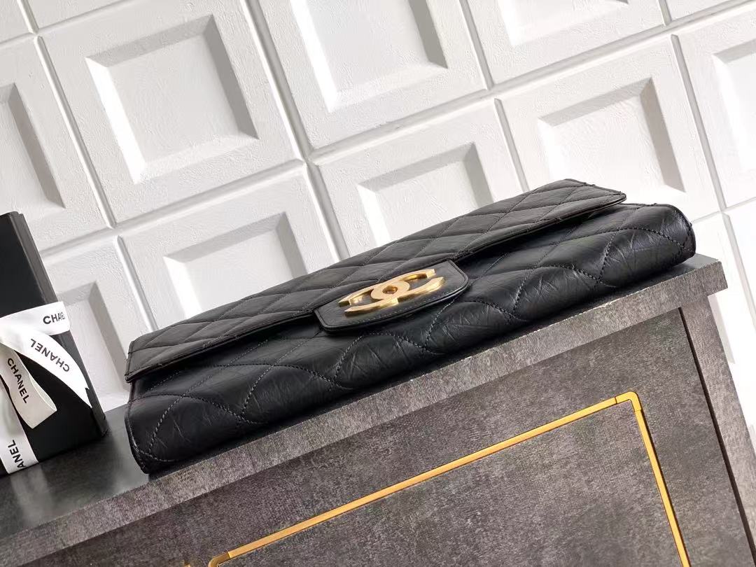 CC CLASSIC FLAP CLUTCH 41 IN BLACK QUILTED CALFSKIN GOLD HARDWARE