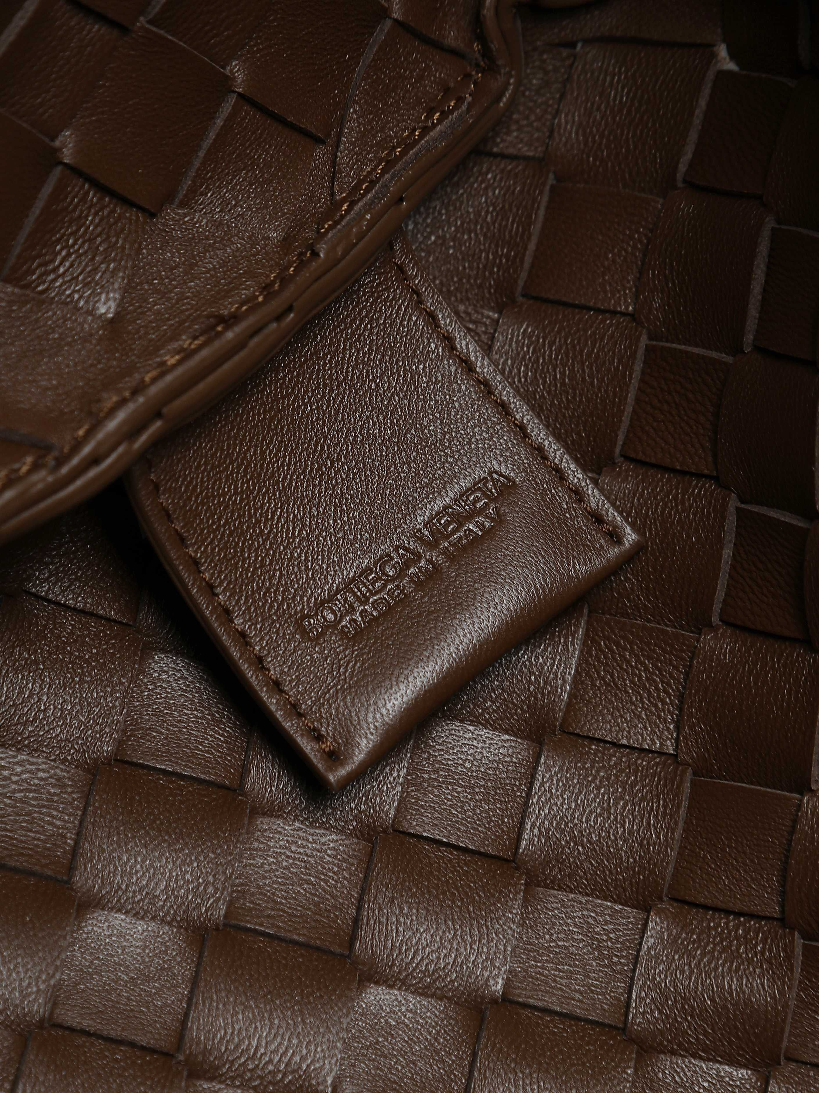 BV CAMPANA MEDIUM SHOULDER BAG 33 IN CHOCOLATE BROWN INTRECCIATO CALFSKIN