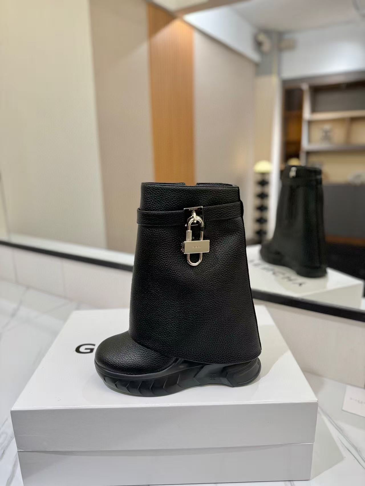 GIVENCHY SHARK LOCK BIKER ANKLE BOOTS IN BLACK CALFSKIN