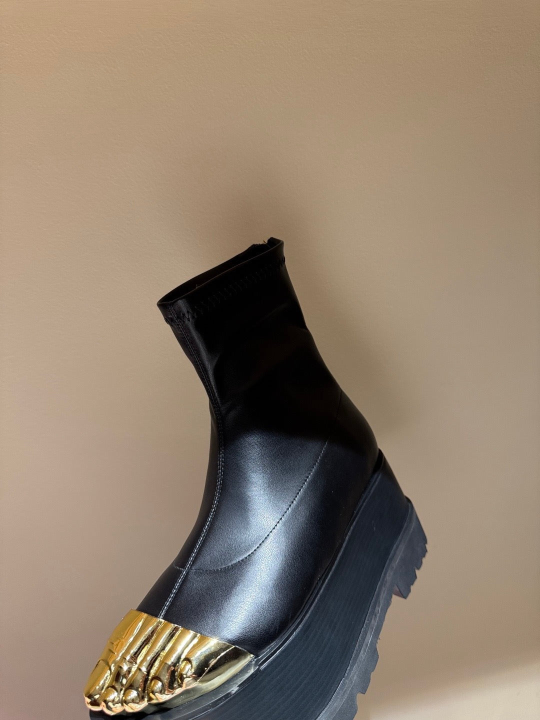 SCHIAPARELLI PLATFORM BOOTS IN BLACK CALFSKIN