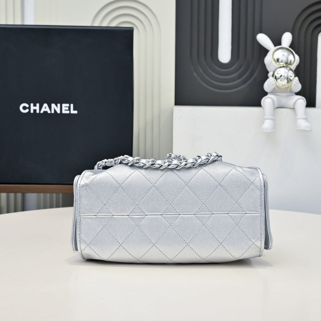 CC 25 HANDBAG IN SILVER-TONE 22 CALFSKIN SILVER HARDWARE