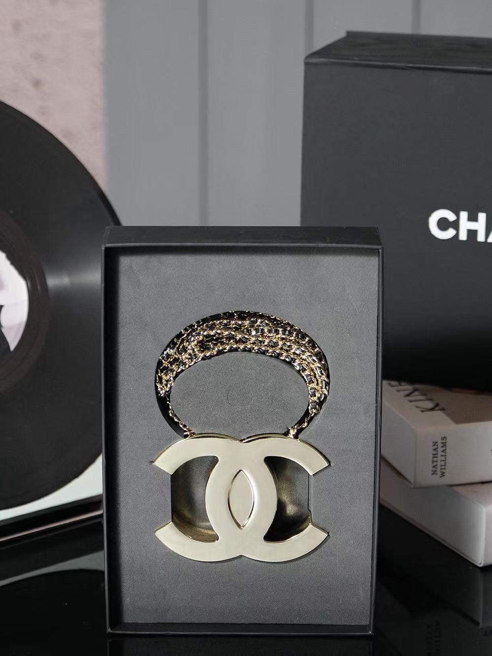 CC CLASSIC BAG CHAIN IN GOLD METAL