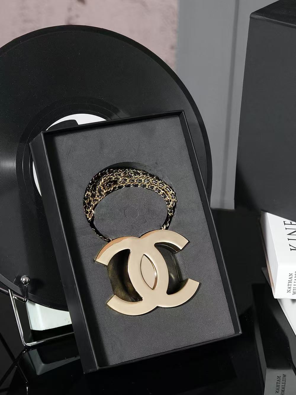 CC CLASSIC BAG CHAIN IN GOLD METAL