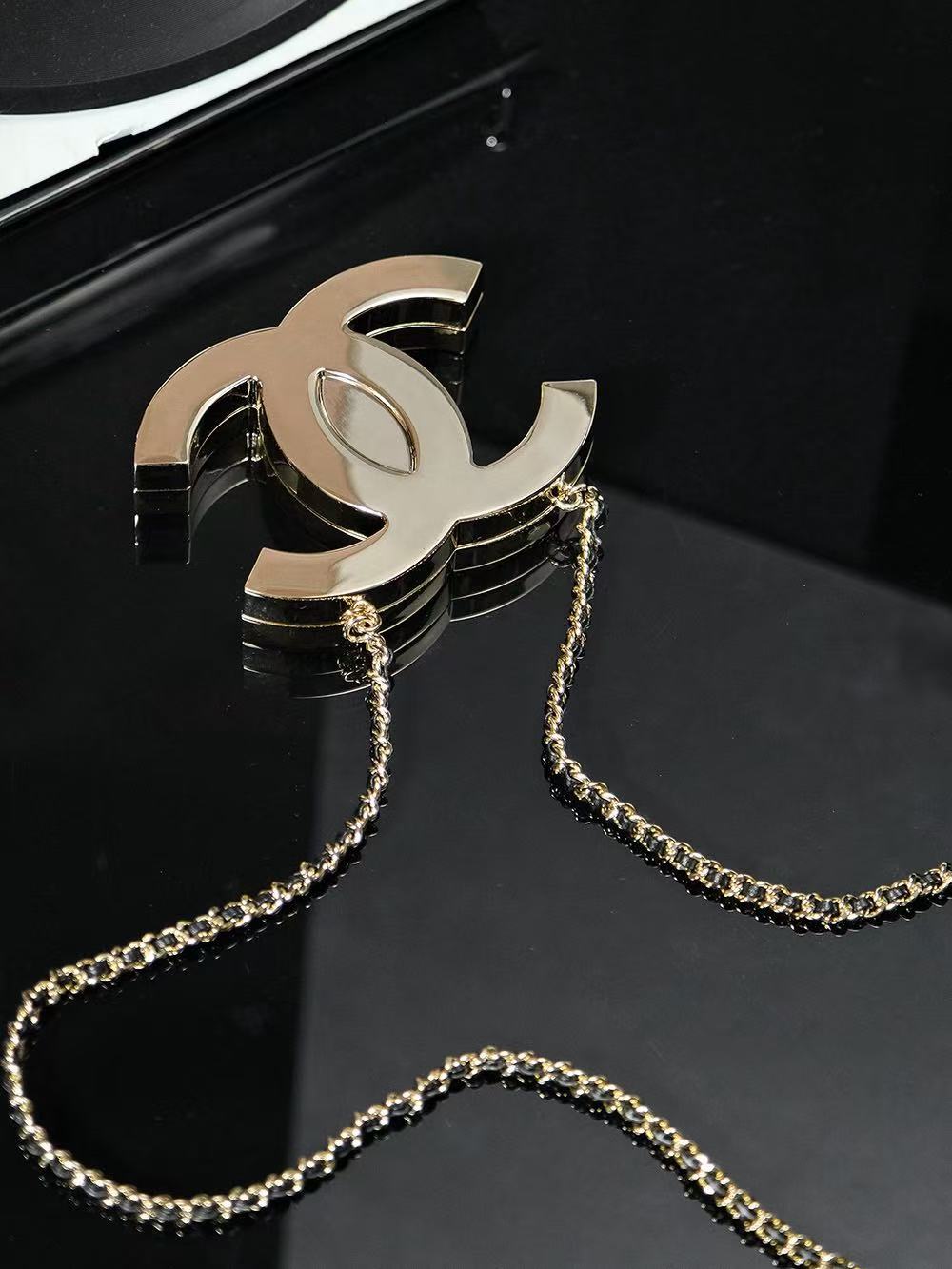 CC CLASSIC BAG CHAIN IN GOLD METAL