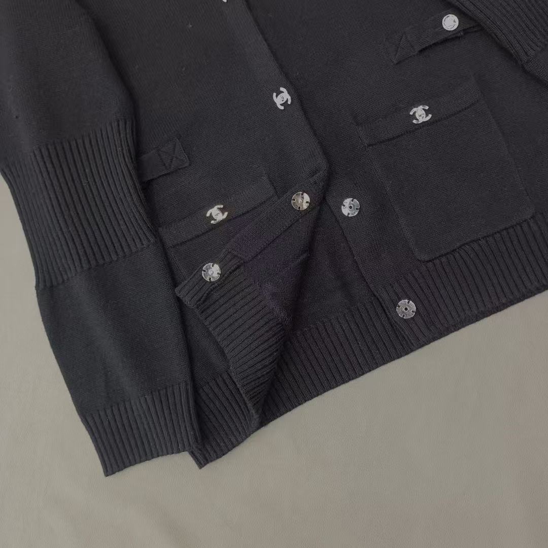 Chanel Black Cardigan In Wool Mix Velvet