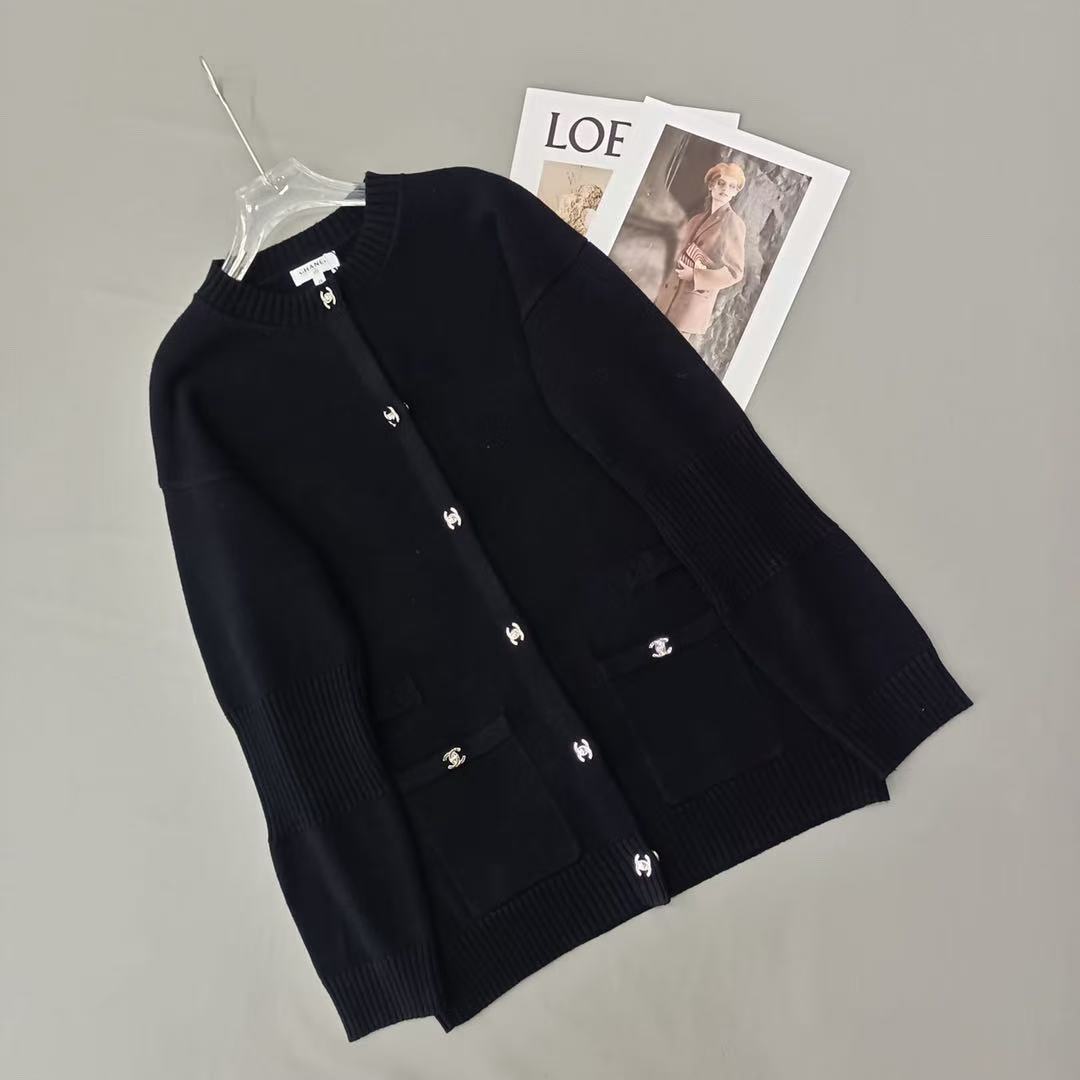 Chanel Black Cardigan In Wool Mix Velvet