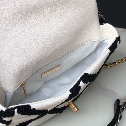 CC FLAP BAG 26 IN WHITE AND BLACK CALFSKIN GOLD HARDWARE