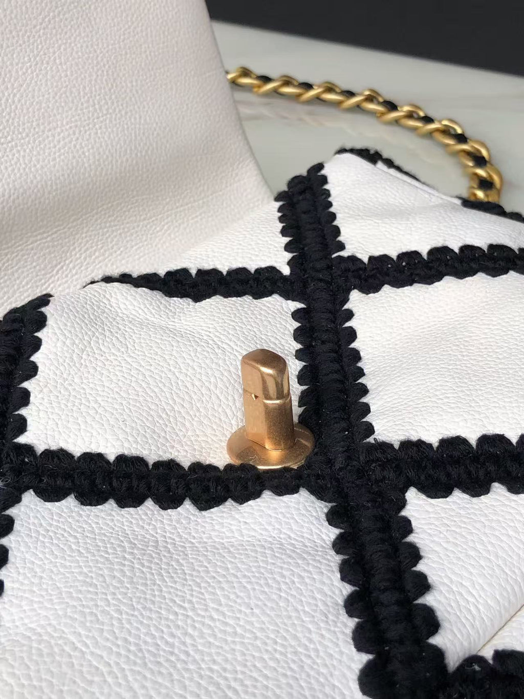 CC FLAP BAG 26 IN WHITE AND BLACK CALFSKIN GOLD HARDWARE