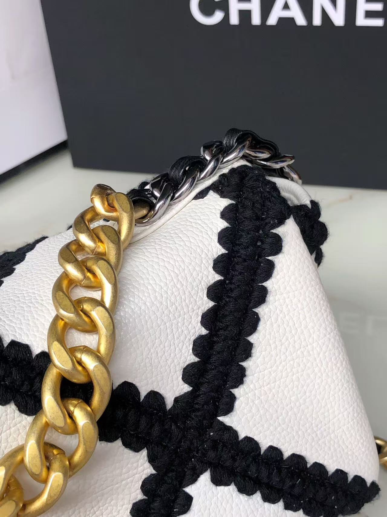 CC FLAP BAG 26 IN WHITE AND BLACK CALFSKIN GOLD HARDWARE