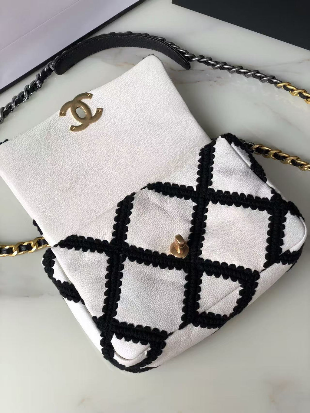 CC FLAP BAG 26 IN WHITE AND BLACK CALFSKIN GOLD HARDWARE