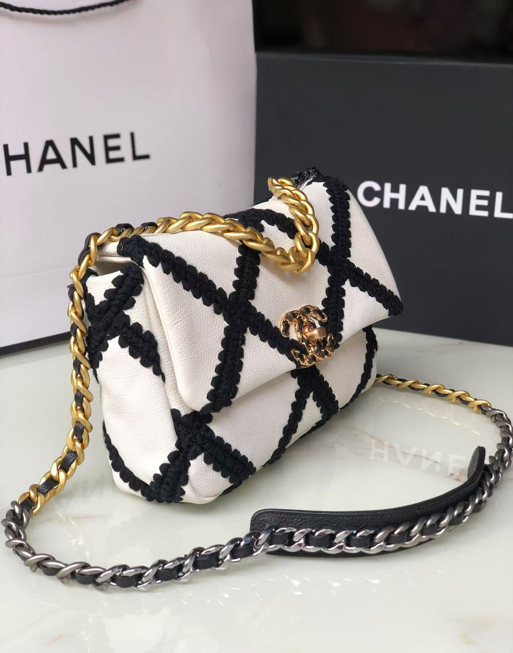 CC FLAP BAG 26 IN WHITE AND BLACK CALFSKIN GOLD HARDWARE