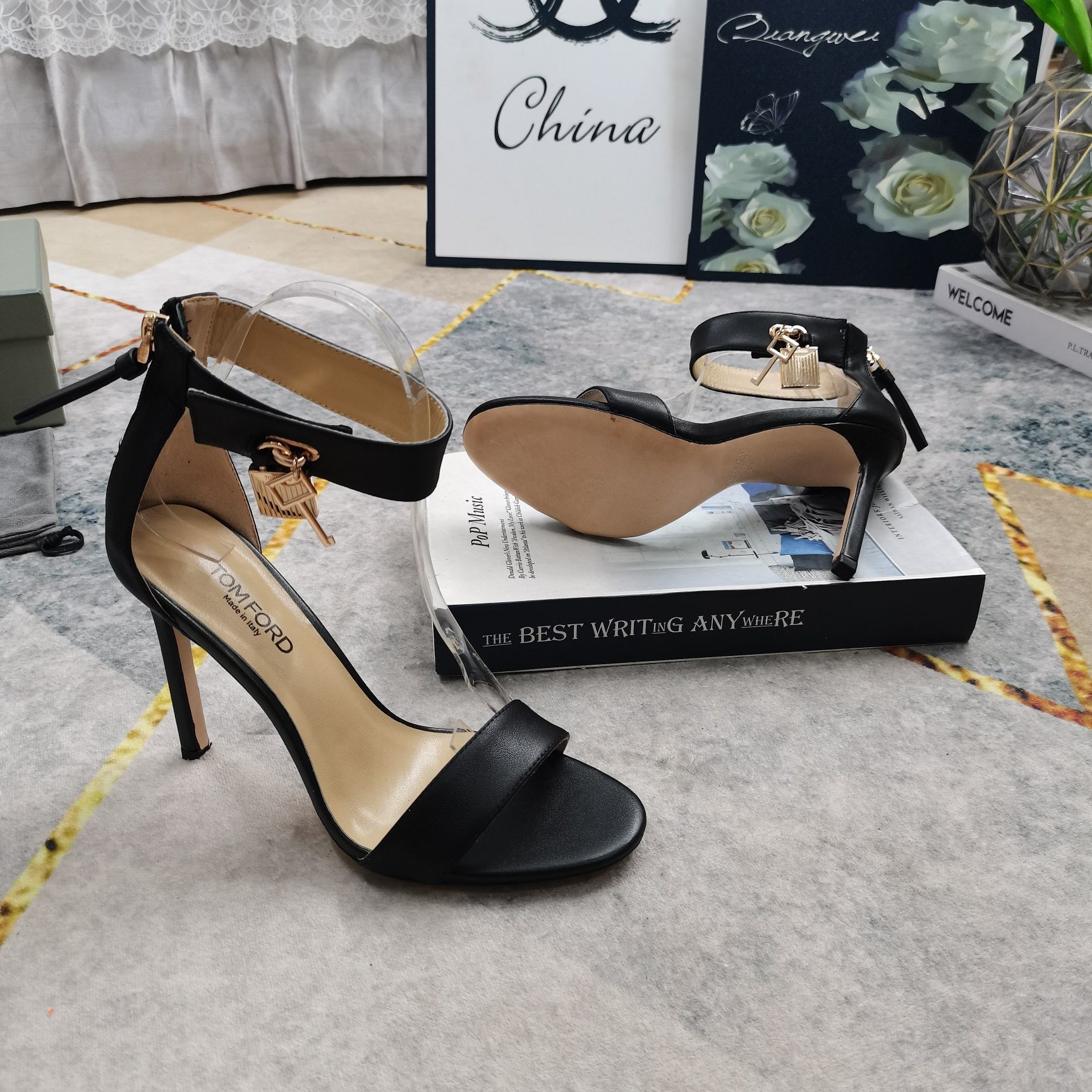 TOM FORD PADLOCK HIGH HEELS IN BLACK CALFSKIN