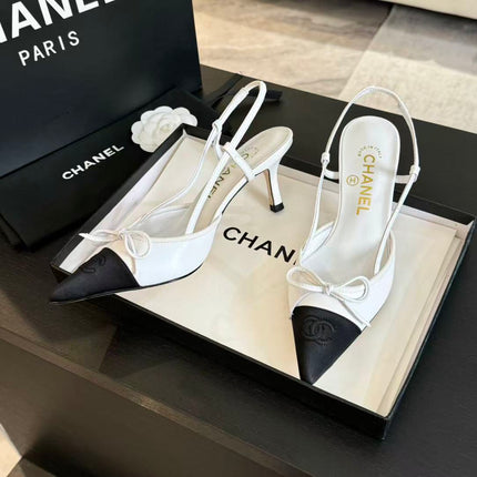 CHANEL 25S HIGH HEEL POINTY IN WHITE CALFSKIN AND BLACK FABRIC