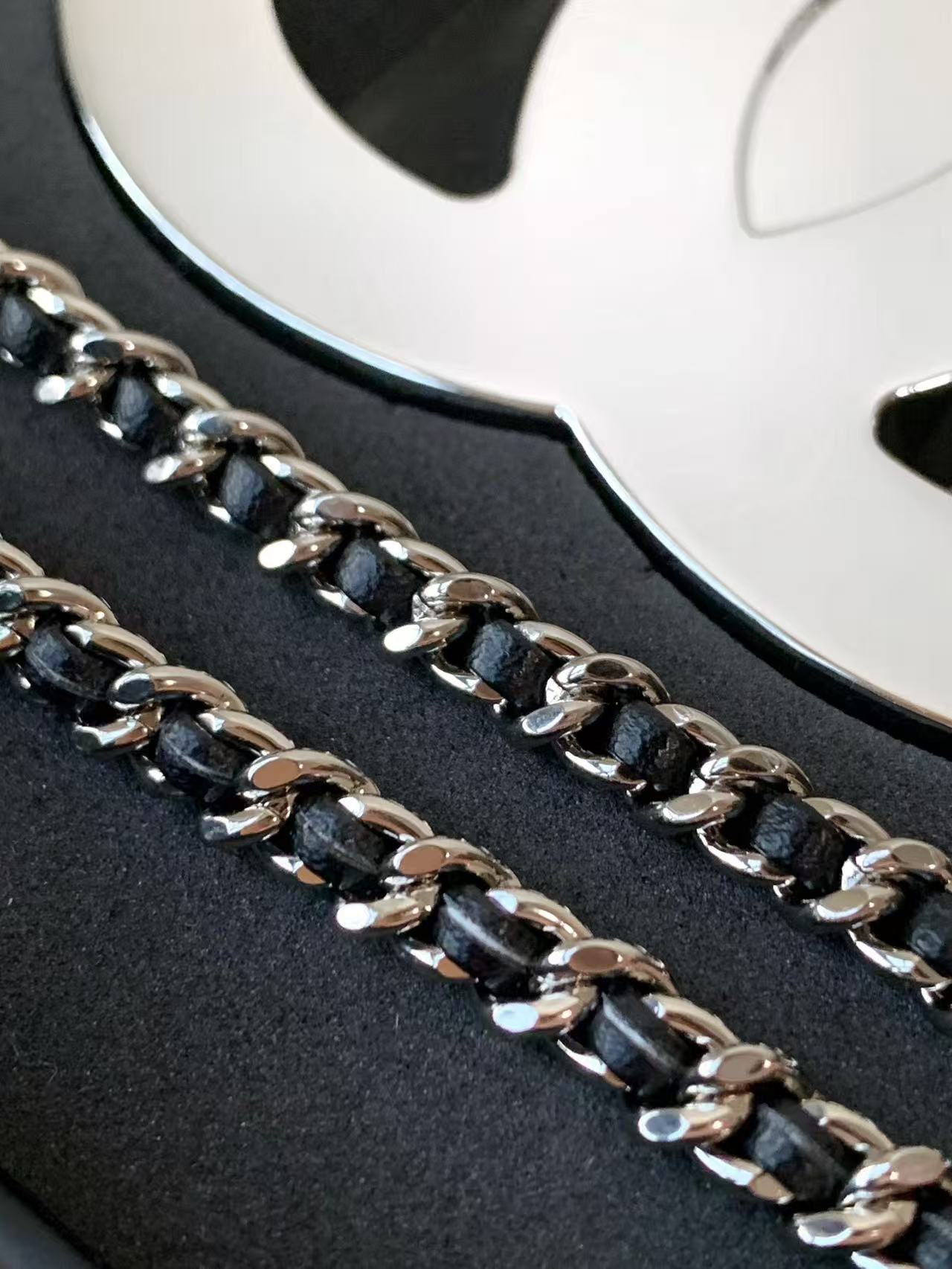 CC CLASSIC BAG CHAIN IN SILVER METAL