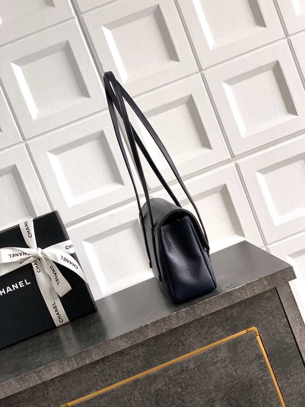 CHANEL SMALL FLAP BAG 22 IN BLACK GRAINED CALFSKIN GOLD HARDWARE