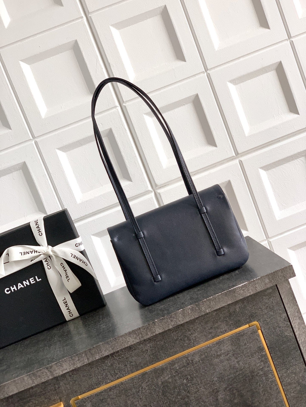 CHANEL SMALL FLAP BAG 22 IN BLACK GRAINED CALFSKIN GOLD HARDWARE