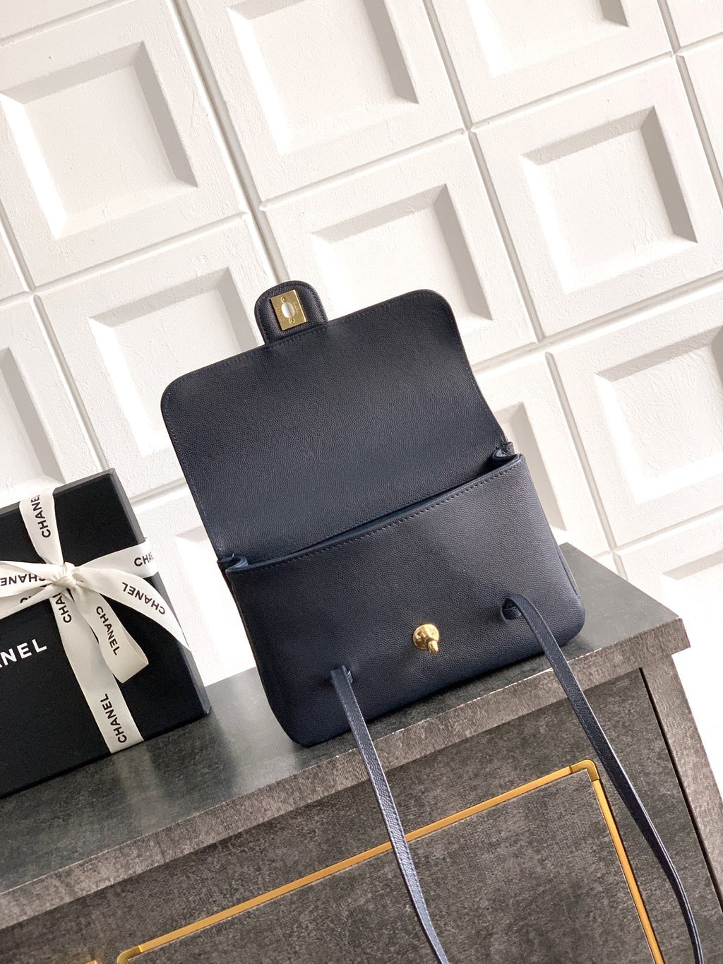 CHANEL SMALL FLAP BAG 22 IN BLACK GRAINED CALFSKIN GOLD HARDWARE