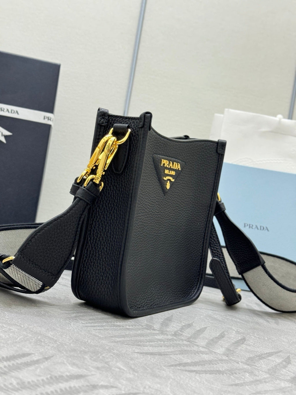 PRADA SHOULDER BAG 20 IN BLACK CALFSKIN