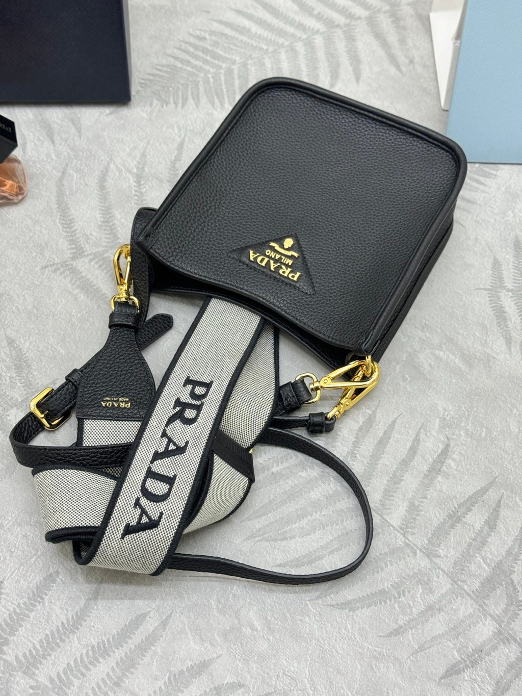 PRADA SHOULDER BAG 20 IN BLACK CALFSKIN
