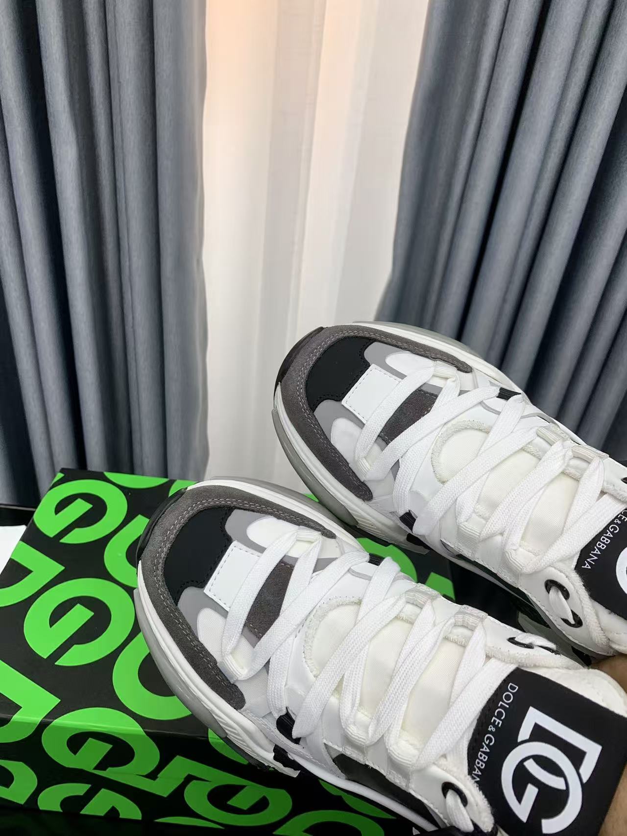 D&G AIRMASTER LOW-TOP SNEAKERS IN WHITE MIX GREY MESH