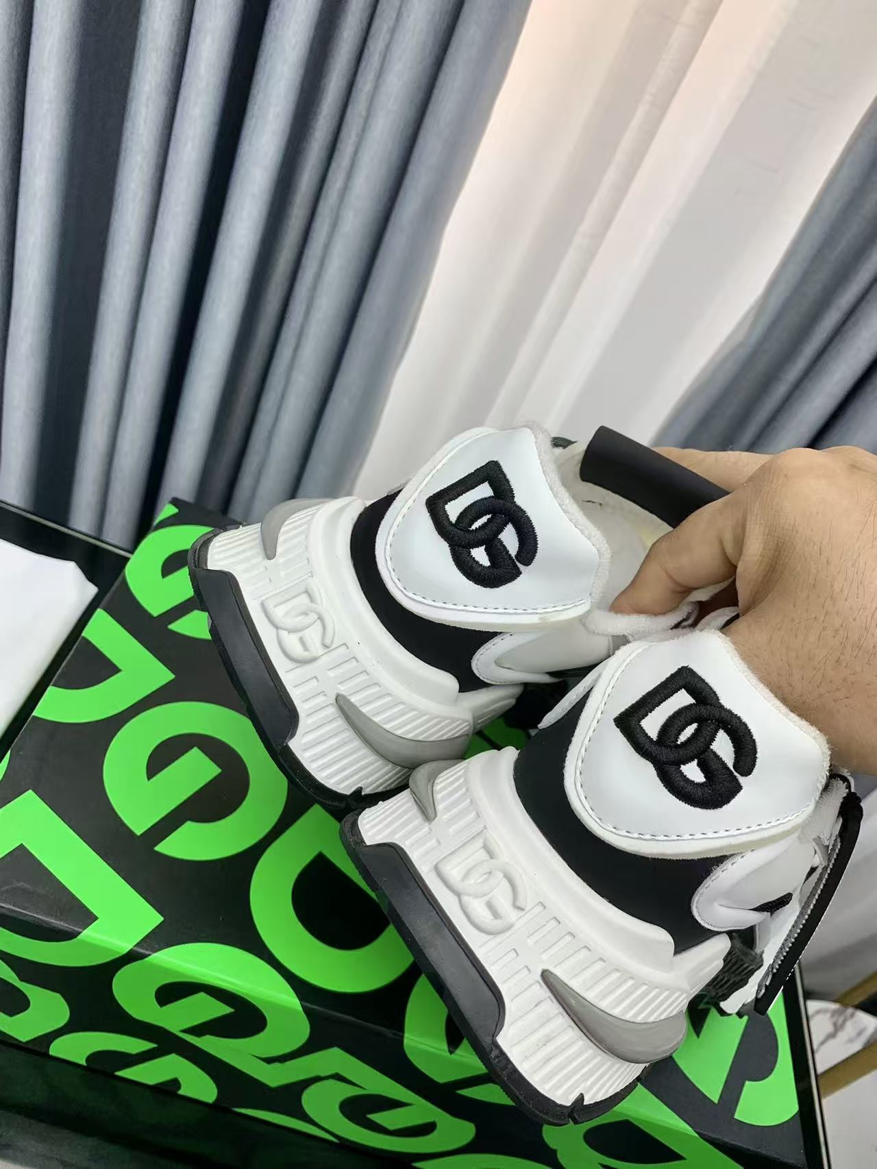 D&G AIRMASTER LOW-TOP SNEAKERS IN WHITE MIX GREY MESH
