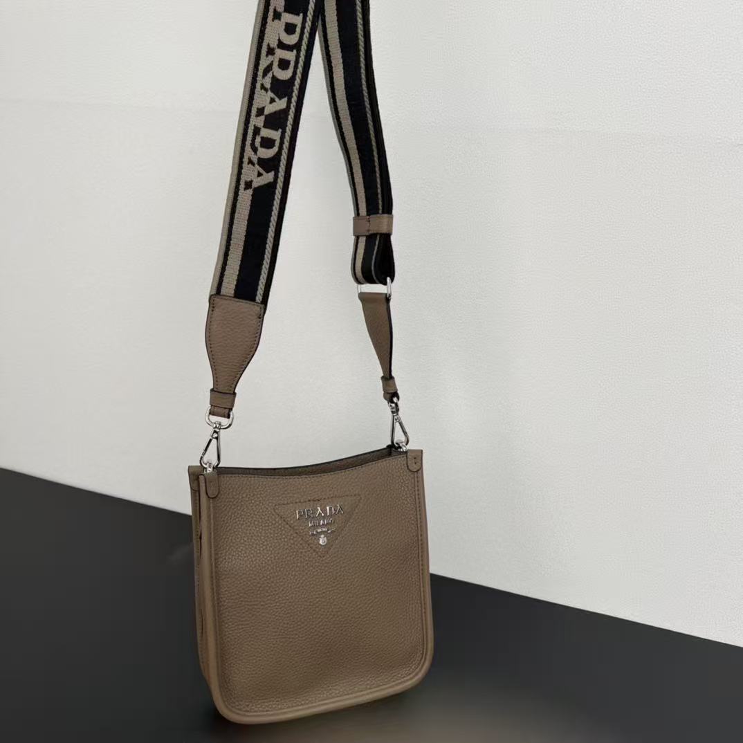 PRADA ADJUSTABLE SHOULDER BAG 20 IN BROWN CALFSKIN SILVER HARDWARE