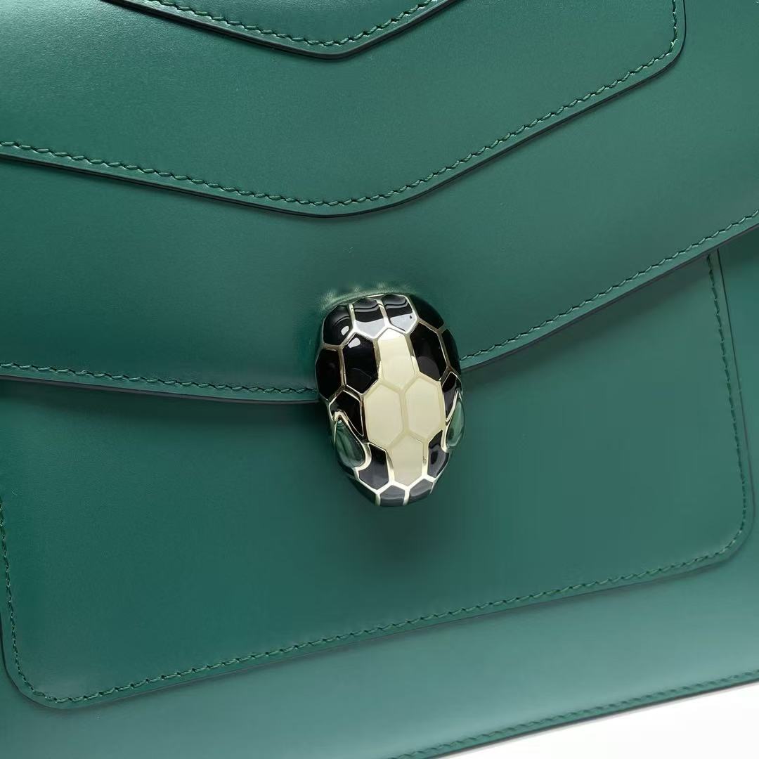 BULGARI SERPENTI FOREVER TOP 22 HANDLE BAG IN EMERALD GREEN CALFSKIN GOLD HARDWARE