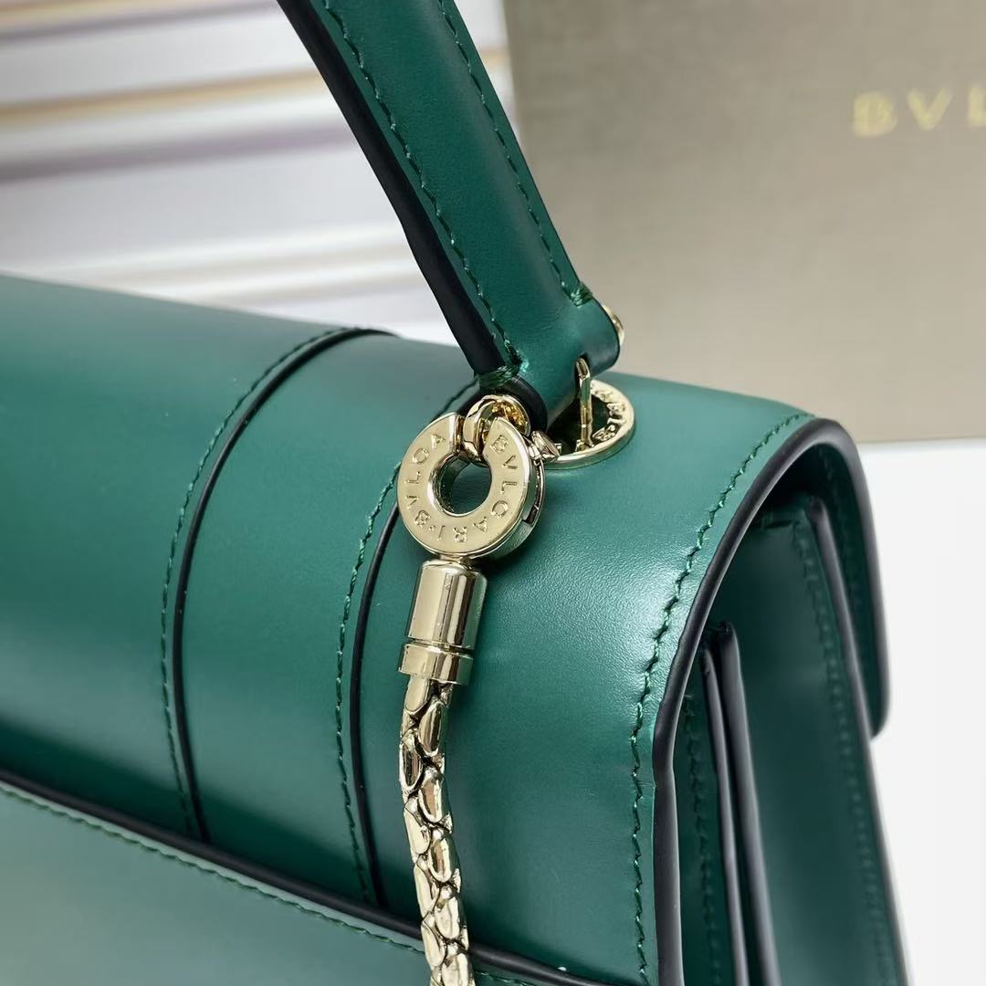 BULGARI SERPENTI FOREVER TOP 22 HANDLE BAG IN EMERALD GREEN CALFSKIN GOLD HARDWARE