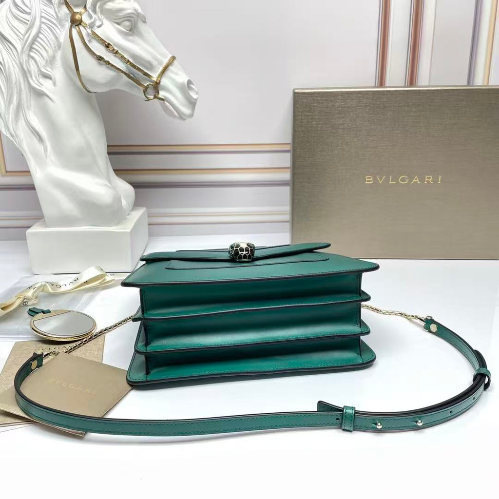 BULGARI SERPENTI FOREVER TOP 22 HANDLE BAG IN EMERALD GREEN CALFSKIN GOLD HARDWARE