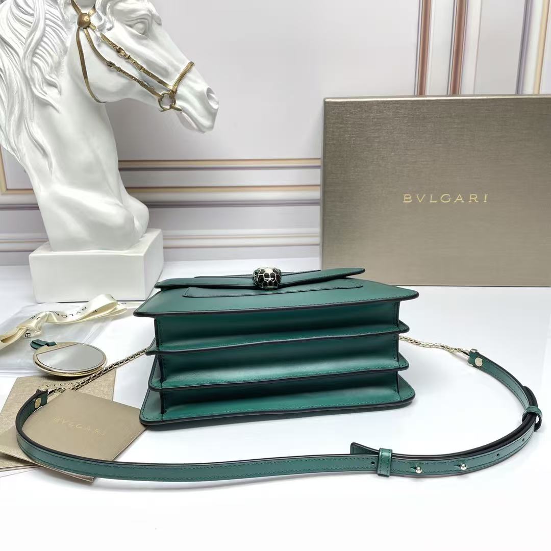 BULGARI SERPENTI FOREVER TOP 22 HANDLE BAG IN EMERALD GREEN CALFSKIN GOLD HARDWARE