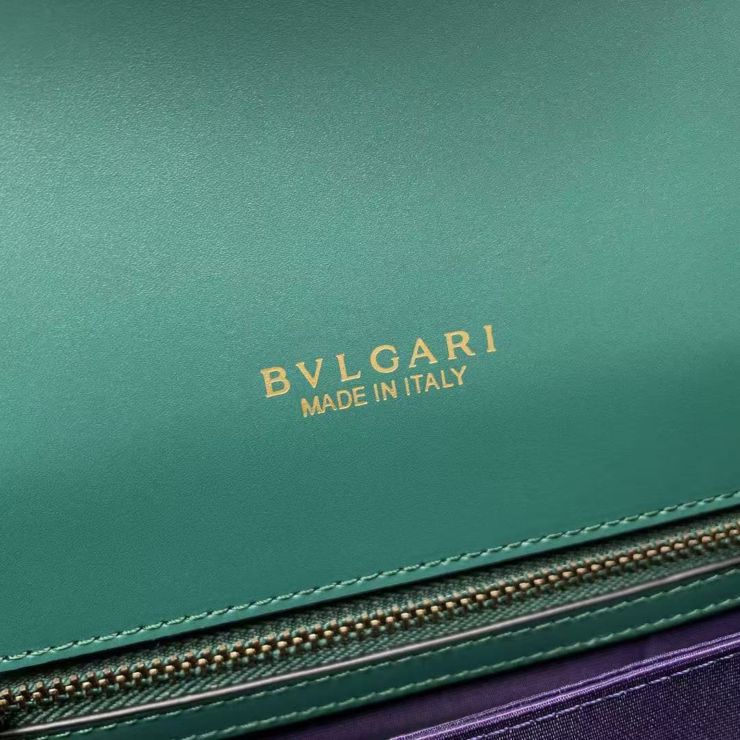BULGARI SERPENTI FOREVER TOP 22 HANDLE BAG IN EMERALD GREEN CALFSKIN GOLD HARDWARE