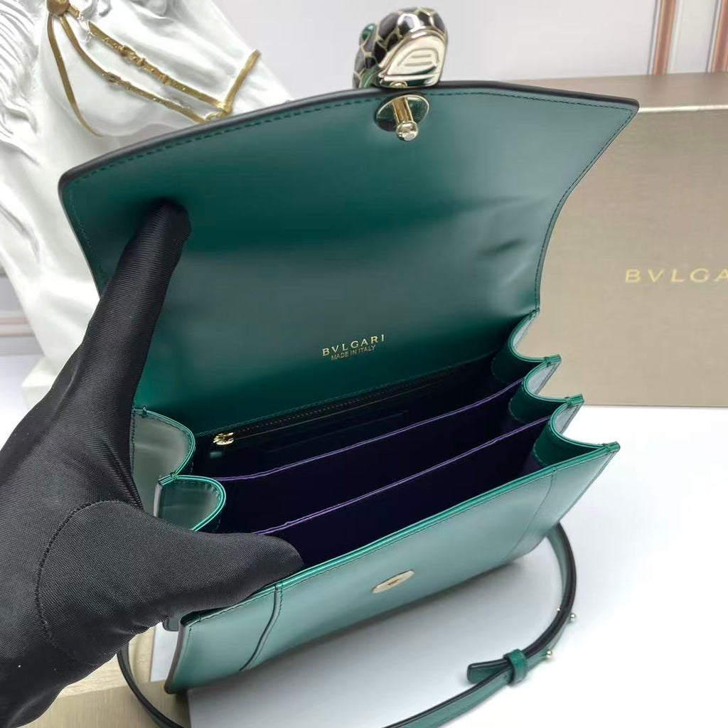 BULGARI SERPENTI FOREVER TOP 22 HANDLE BAG IN EMERALD GREEN CALFSKIN GOLD HARDWARE