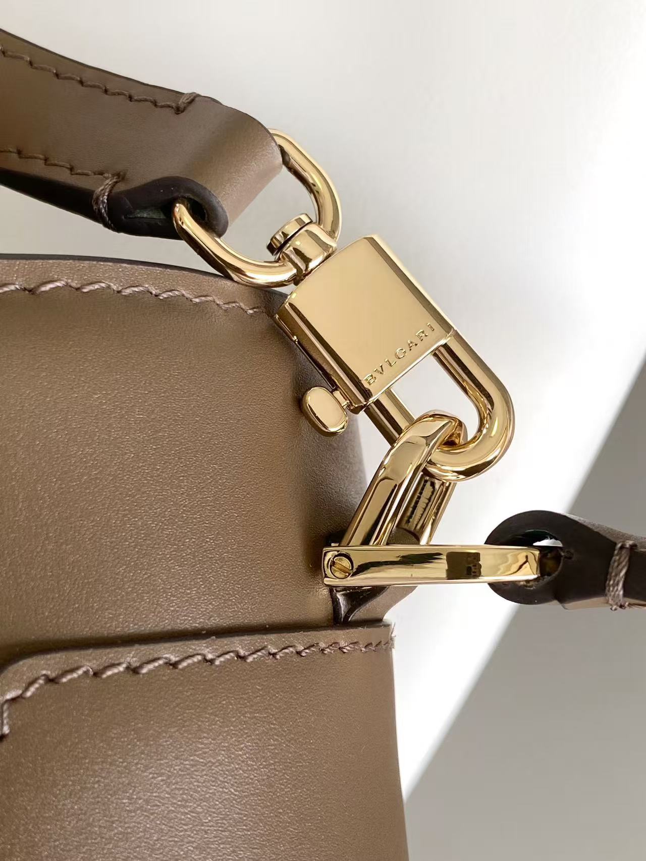 BULGARI SERPENTI FOREVER TOP 20 HANDLE BAG IN BROWN CALFSKIN GOLD HARDWARE