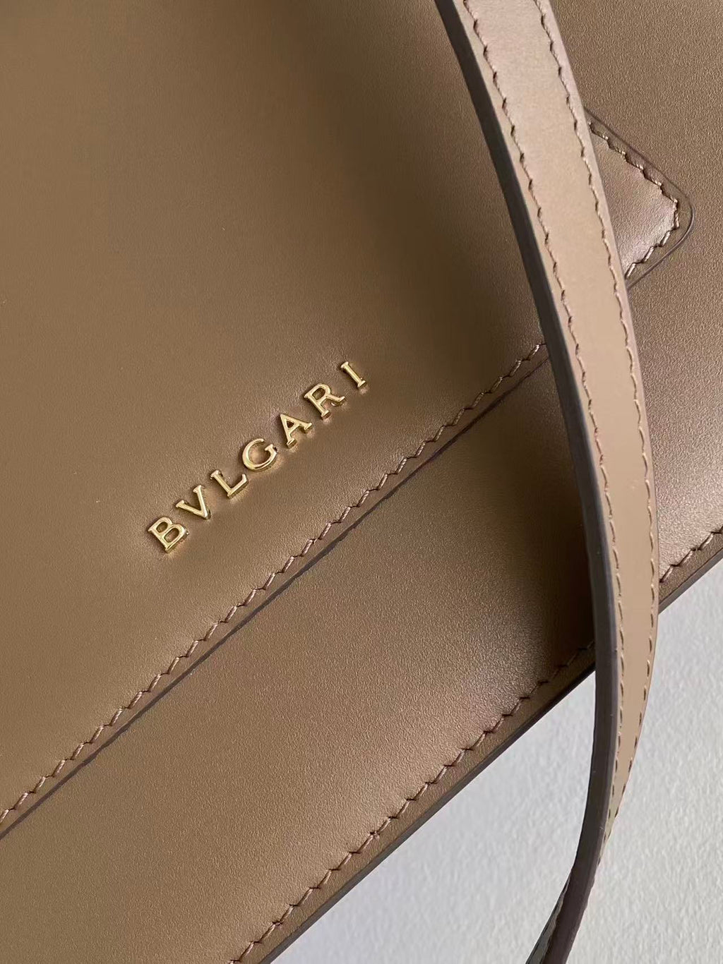 BULGARI SERPENTI FOREVER TOP 20 HANDLE BAG IN BROWN CALFSKIN GOLD HARDWARE