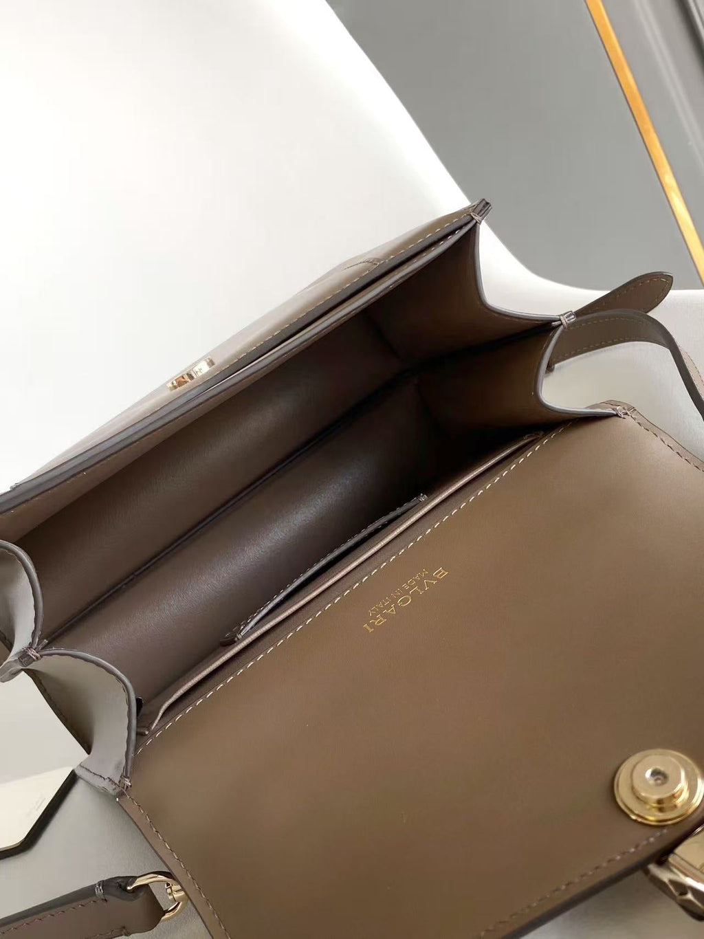 BULGARI SERPENTI FOREVER TOP 20 HANDLE BAG IN BROWN CALFSKIN GOLD HARDWARE