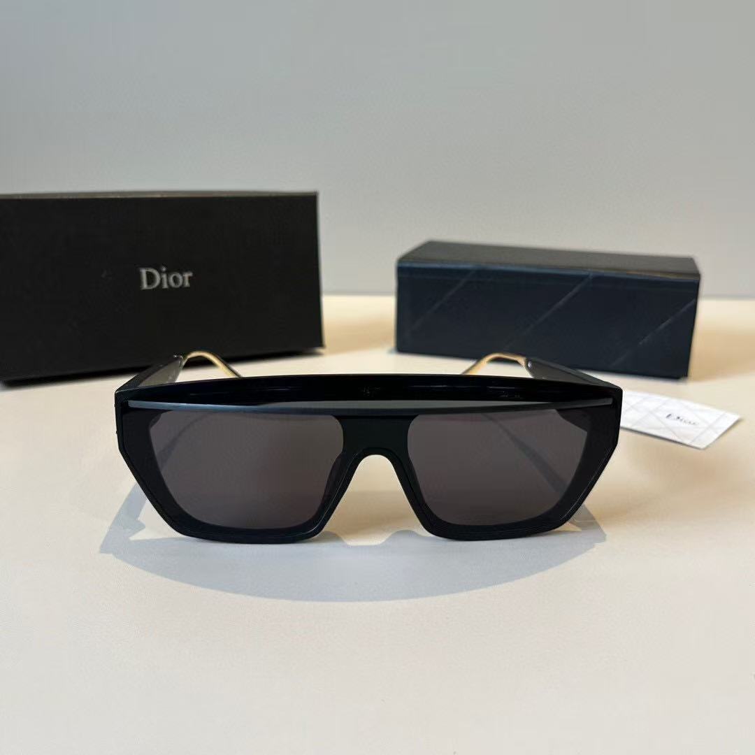 DIOR SUNGLASS IN BLACK ACETATE 562523