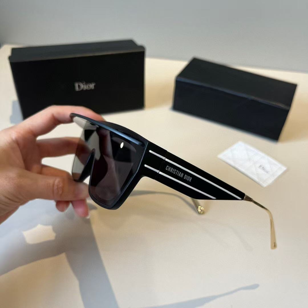 DIOR SUNGLASS IN BLACK ACETATE 562523