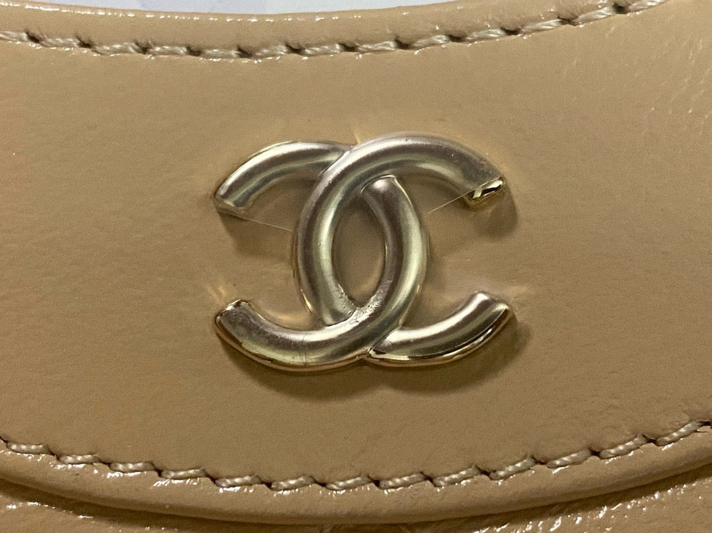 CC SHOPPING BAG 20 IN BEIGE QUILTED CALFSKIN