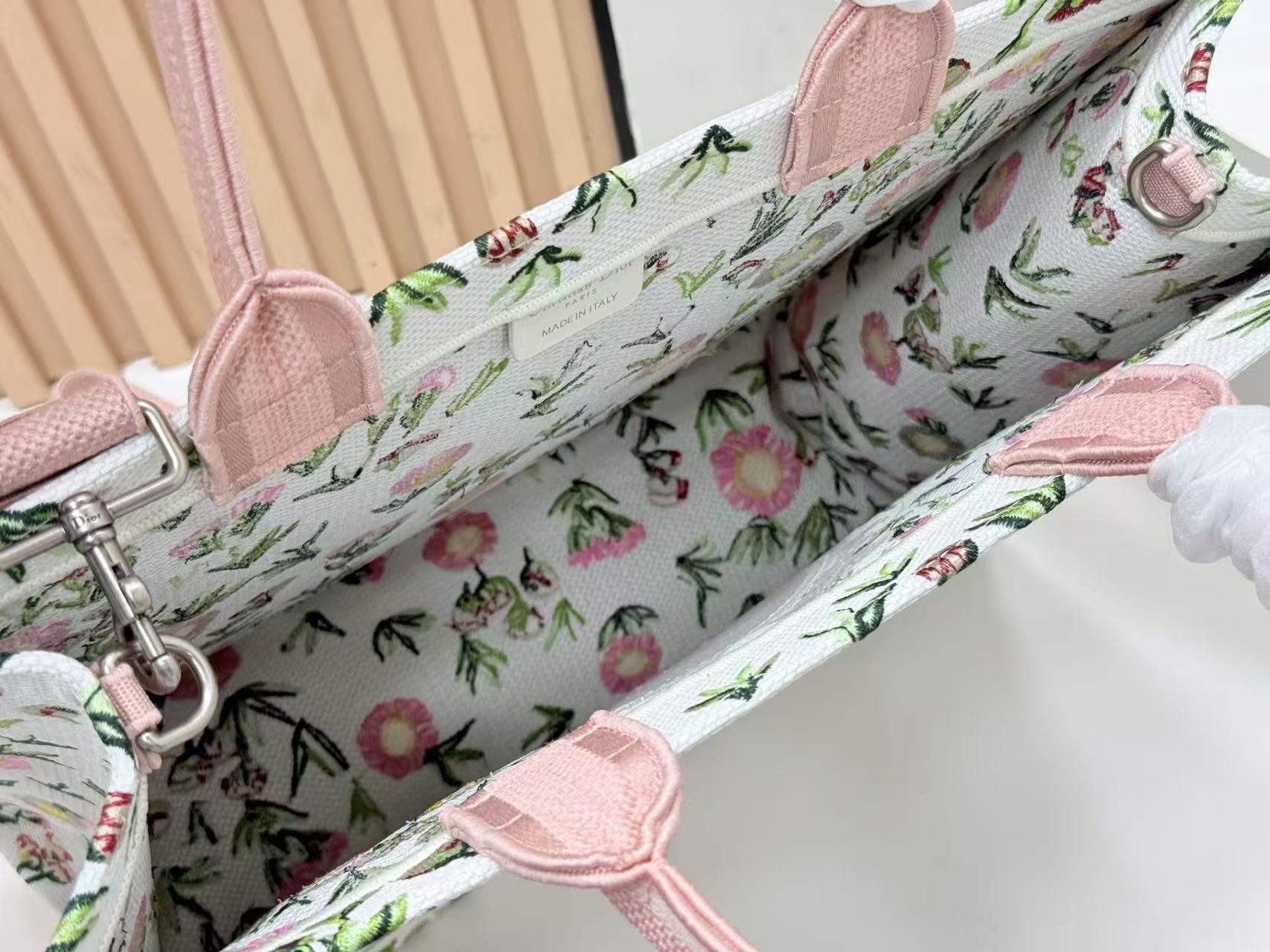 DIOR DAISY GARDEN BOOK TOTE BAG IN COLORFUL EMBROIDERY