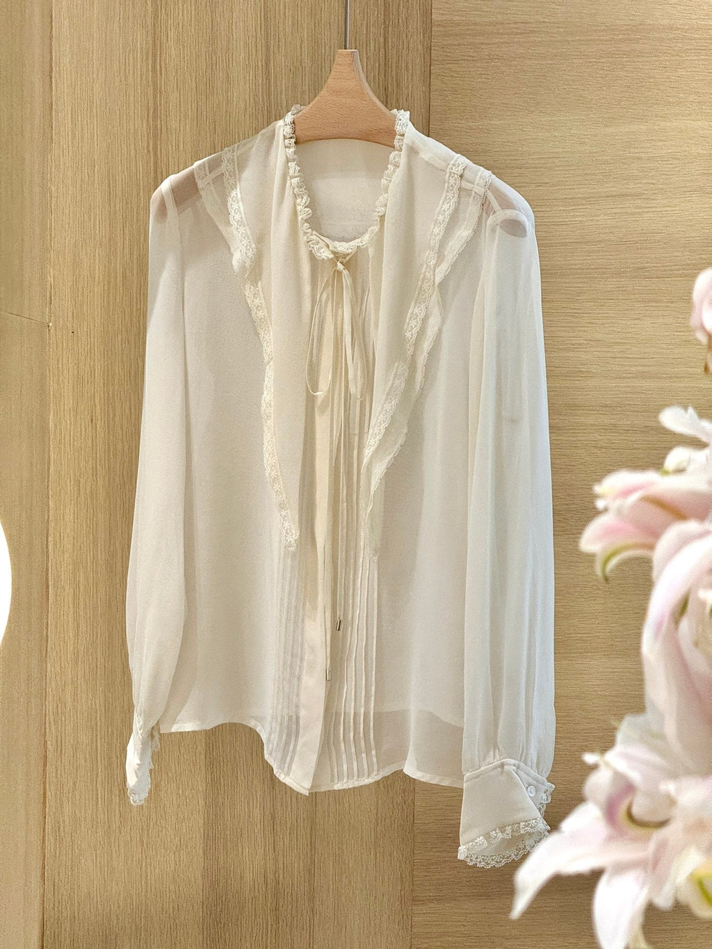 CHLOE RUFFLED LACE-TRIMMED COLLAR SILK-CHIFFON BLOUSE IN WHITE
